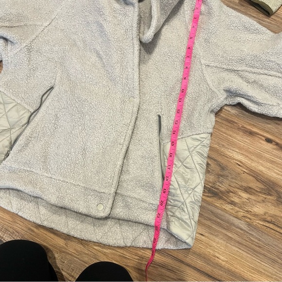 Lululemon Show Me the Sherpa Jacket - Picture 11 of 14